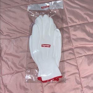 Supreme rubberized gloves